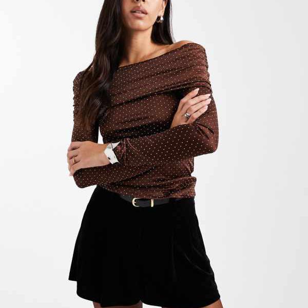 ミスセルフリッジ Miss Selfridge ミスセルフリッジのテーラードベルベットマイクロショートパンツ（ブラック） パンツ ボトム レディース 女性 インポートブランド 小さいサイズから大きいサイズまで 12,116円