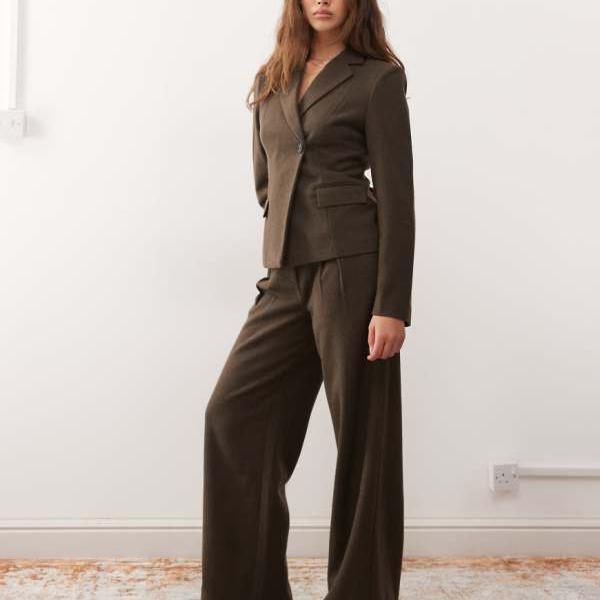 リクレイムドヴィンテージ Reclaimed Vintage ヴィンテージストレートレッグトラウザー(ブラウン) ボトム レディース 女性 インポートブランド 小さいサイズから大きいサイズまで