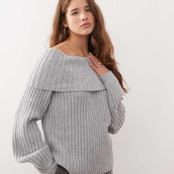 モンキ Monki モンキのオーバーサイズ バルドー ニット ジャンパー（グレー メランジ） トップス レディース 女性 インポートブランド 小さいサイズから大きいサイズまで