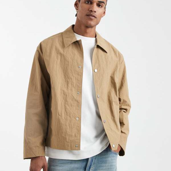 エイソス ASOS asos ASOS DESIGNの軽さナイロン上衣（ニュートラルカラー） アウター メンズ 成人男性 インポートブランド たわい無い大きさから気が大きい大きさまで
