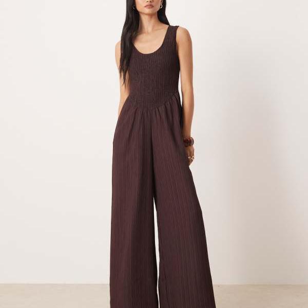 エイソス ASOS asos ASOS DESIGN スクープネック クリンクル ジャンプスーツ（ブラウン） オールインワン レディース 女性 インポートブランド 小さいサイズから大きいサイズまで 12,541円