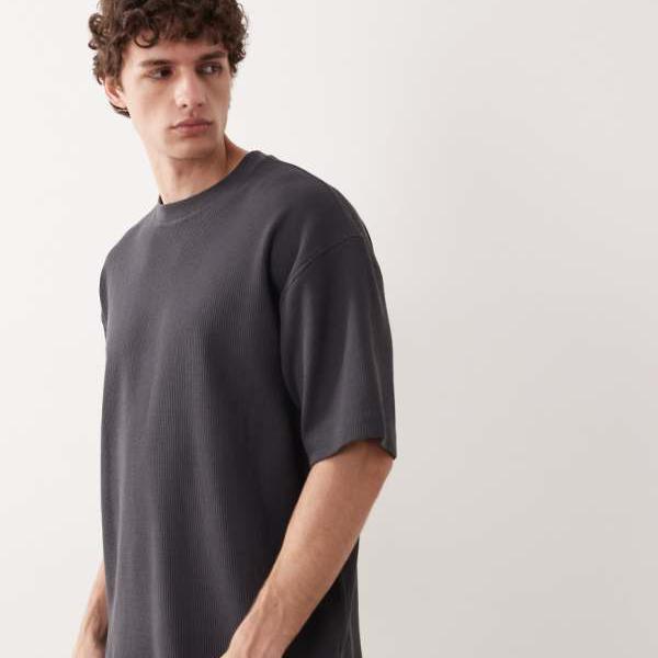 ASOS COLLECTIVE スーパーヘビーウェイト オーバーサイズ ワッフルテクスチャー Tシャツ（チャコール） トップス メンズ 男性 インポートブランド 小さいサイズから大きいサイズまで