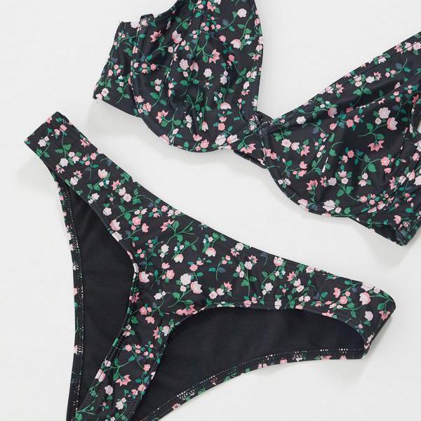 ピーク ボー Peek Beau Peek Beauフラーバストディスティフローラルプリントのハイレグビキニボトム 水着 レディース 女性 インポートブランド 小さいサイズから大きいサイズまで Giosenglish Com