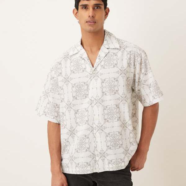 エイソス ASOS asos ASOS DESIGN オーバーサイズ タイルプリント シャツ（ベージュ） トップス メンズ 男性 インポートブランド 小さいサイズから大きいサイズまで
