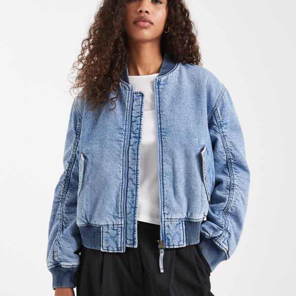 リーヴァイズジーンズ  Levi\u0027s リーヴァイズジーンズのデニムウエスタンボンバージャケット（ミッドブルー） アウター レディース 亭主もち インポートブランド 弱められた大いさから途轍も無い大いさまで レディースファッション-コート・ジャケット