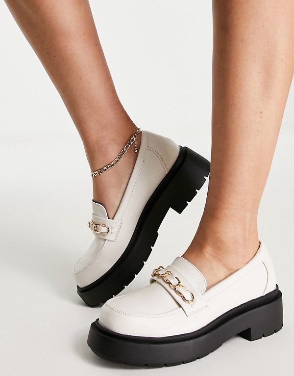 ニュールック New Look インポートブランド チェーンのディテールが白のニュールックの分厚いローファー レディース 女性 小さいサイズから 大きいサイズまで 靴 数量は多 Look