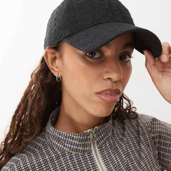 ニューヨークヤンキース ローズ刺繍 スナップバックキャップ 楽天市場】NEW ERA ニューエラ NYニューヨークヤンキース バラ