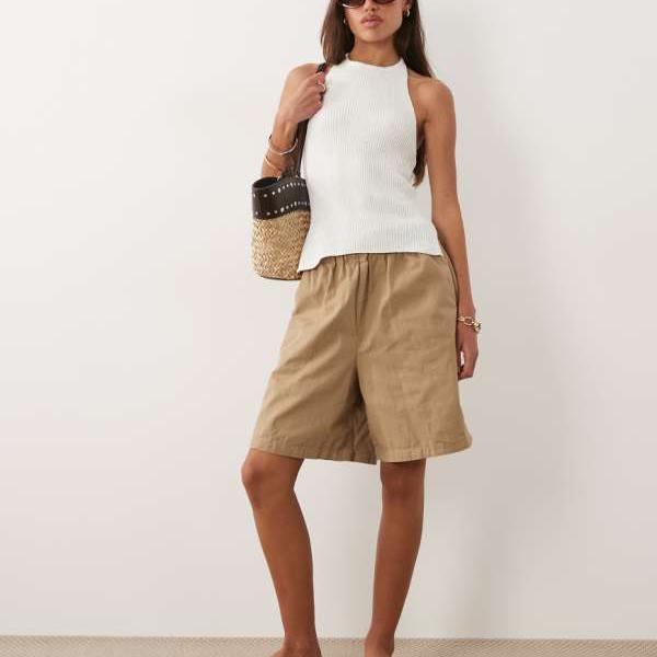 エイソス ASOS asos ASOS DESIGN ホルターネック 平板とっ始め（白いこと） トップス レディース 成人女性 インポートブランド 弱められた大きさから馬鹿でかい大きさまで