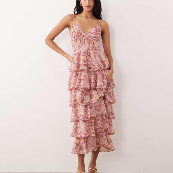 プリティーラビッシュ Pretty Lavish ベリーフローラルプリントのPretty Lavishティアードフリルミディアムドレス ワンピース レディース 女性 インポートブランド 小さいサイズから大きいサイズまで