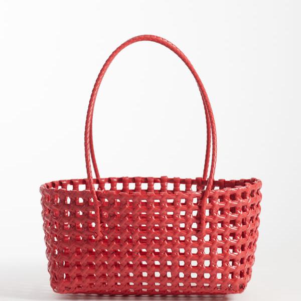 エイソス ASOS asos ASOS DESIGNのプラスチック織りトートバッグ（鮮やかな赤） 鞄 レディース 女性 インポートブランド