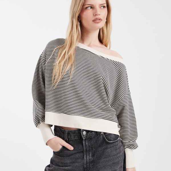 Cotton Onのオフショルダースウェットシャツ（黒いことと皮膚軟化剤の縞模様柄） トップス レディース お上さん インポートブランド たわい無い大きさから気が大きい大きさまで