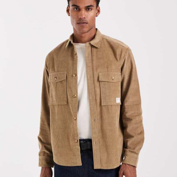 エイソス ASOS asos ASOS DESIGN コール天 オーバーシャ??ツ（徽章付き添い人、ベージュ） トップス メンズ 成人男性 インポートブランド たわい無い大きさから気が大きい大きさまで