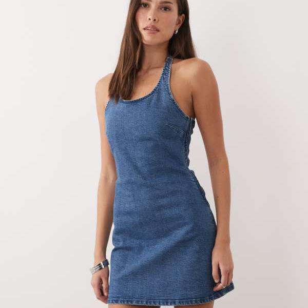 エイソス ASOS asos ASOS DESIGN デニムホルターネックストレッチミニドレス（ヴィンテージブルー） 衣装 レディース 成人女性 インポートブランド 弱められた大きさから馬鹿でかい大きさまで