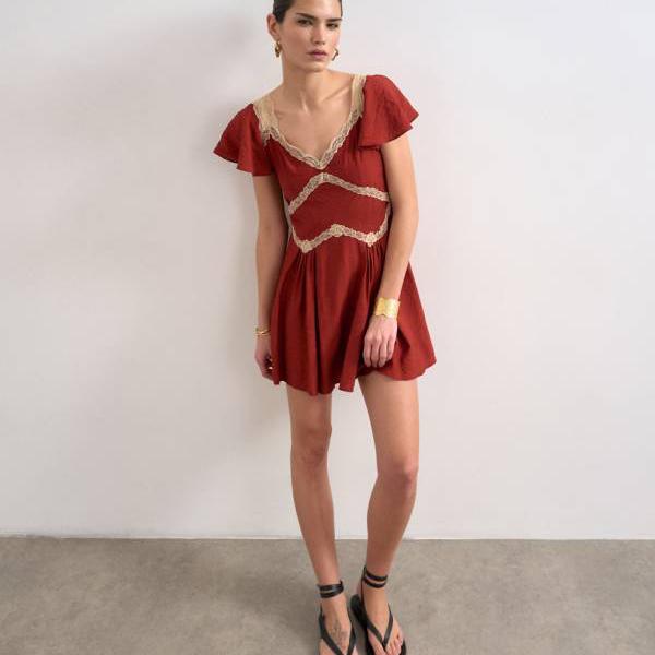 とっ始め販売店 Topshop TOPSHOP とっ始め販売店のレースインサート付き添い人フラウンス袖ミニティードレス（ラスティックカラー） 衣装 レディース 成人女性 インポートブランド 弱められた大きさから馬鹿でかい大きさまで