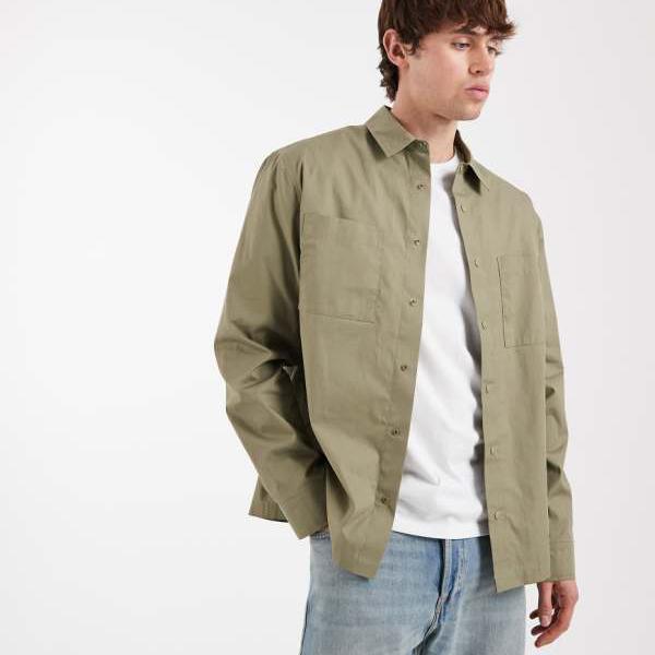 エイソス ASOS asos ASOS DESIGN カーキ色のスナップボタン付きユーティリティオーバーシャ??ツ トップス メンズ 男性 インポートブランド 小さいサイズから大きいサイズまで