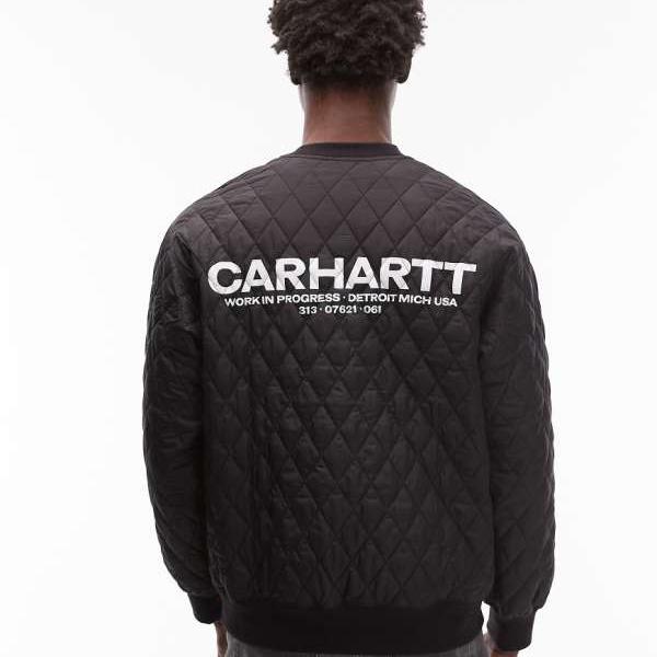 カーハート Carhartt WIP Carhartt Carhartt WIPのカルマオーバーサイズスウェットシャツ（ブラック、キルティングバックパネル付き） トップス メンズ 男性 インポートブランド 小さいサイズから大きいサイズまで｜セレクトショップ　Diva　Closet