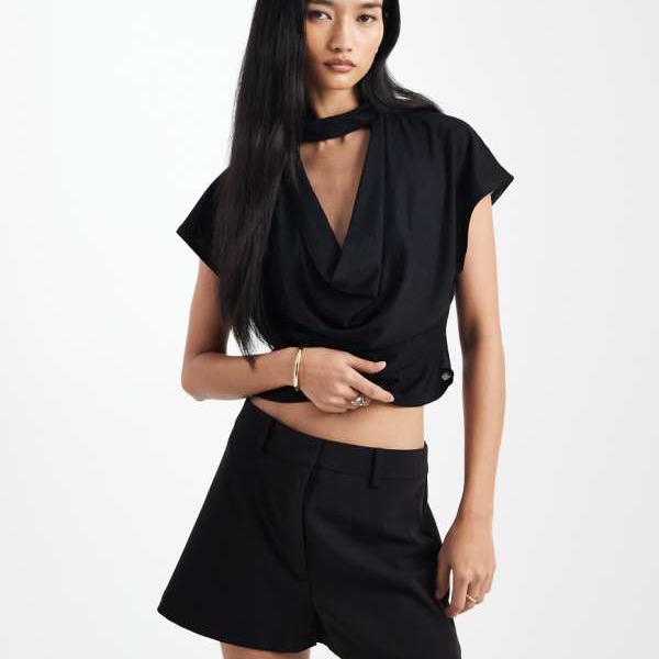 エイソス ASOS asos ASOS DESIGNのテーラードマイクロショーツ（ブラック） パンツ ボトム レディース 女性 インポートブランド 小さいサイズから大きいサイズまで｜セレクトショップ　Diva　Closet