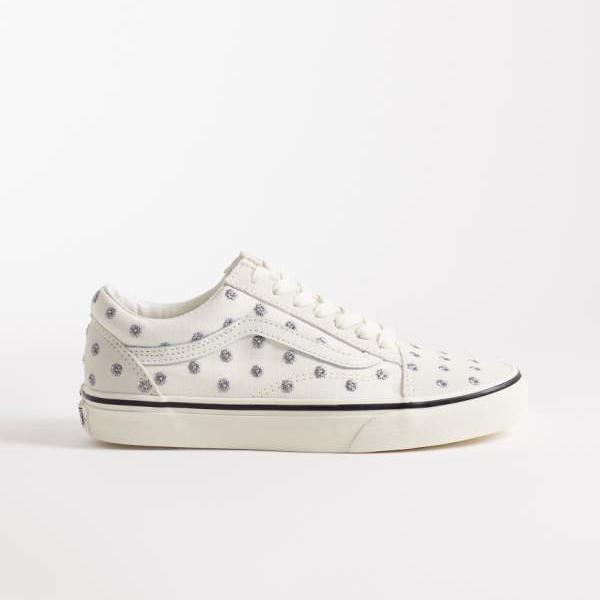 ヴァンズ Vans VANS バンズ 花柄の刺しゅうが施された真っ白いVans Old Skoolスニーカー 靴 レディース お上さん インポートブランド たわい無い大きさから気が大きい大きさまで