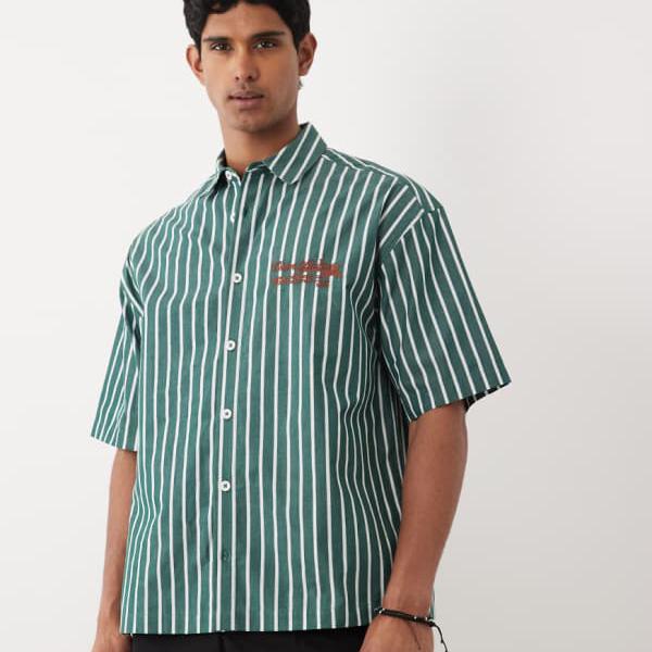 エイソス ASOS asos ASOS DESIGNのゆったりとしたオーバーサイズストライプシャツ（胸元に刺繍入り、グリーン） トップス メンズ 男性 インポートブランド 小さいサイズから大きいサイズまで｜セレクトショップ　Diva　Closet 12,833円