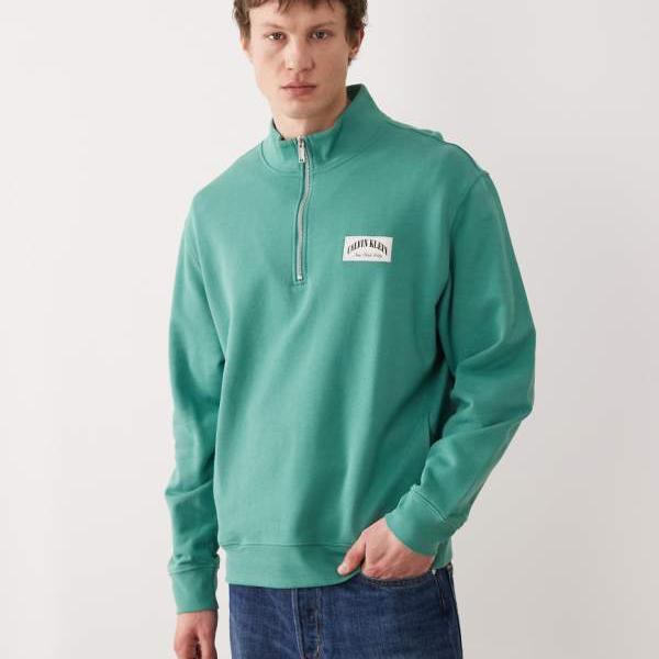 カルバンクラインジーンズ Calvin Klein Jeans カルバン・クライン・ジーンズの分科大学徽章 テリー 1/4 ジップ トレーナー（緑であること） トップス メンズ 成人男性 インポートブランド たわい無い大きさから気が大きい大きさまで