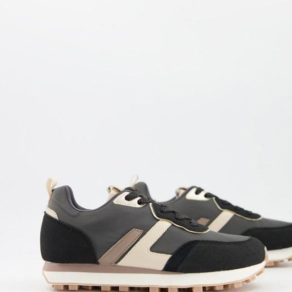 保存版 ストラディヴァリウス Stradivarius 黒のストラディバリウスランナートレーナー 靴 レディース 女性 インポートブランド 小さいサイズから大きいサイズまで 公式店舗 Flymates Team Com