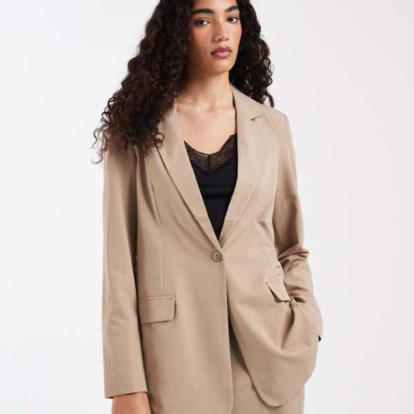 Vero Moda トール ルーズフィット テーラード ブレザー コーデ ベージュ アウター レディース 女性 インポートブランド 小さいサイズから大きいサイズまで|セレクトショップ Diva Closet