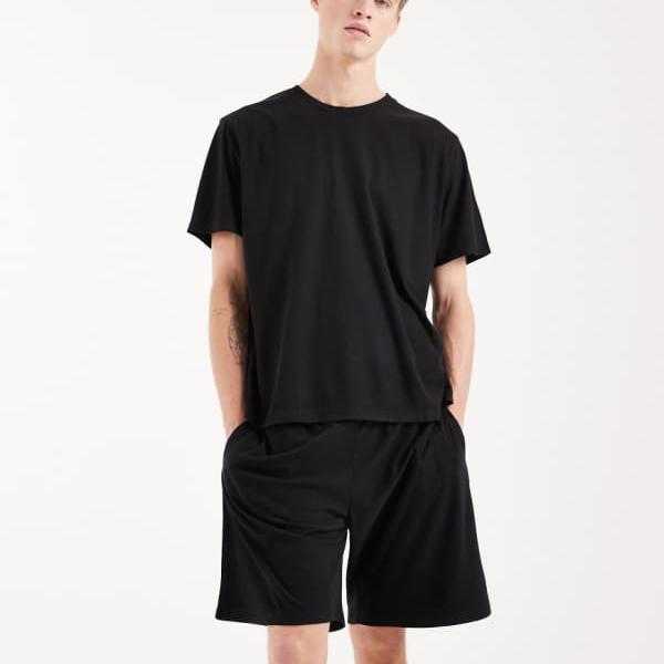 ジャックアンドジョーンズ Jack & Jones ジャック＆ジョーンズのラウンジTシャツとショートパンツのセット（ブラック） トップス メンズ 男性 インポートブランド 小さいサイズから大きいサイズまで