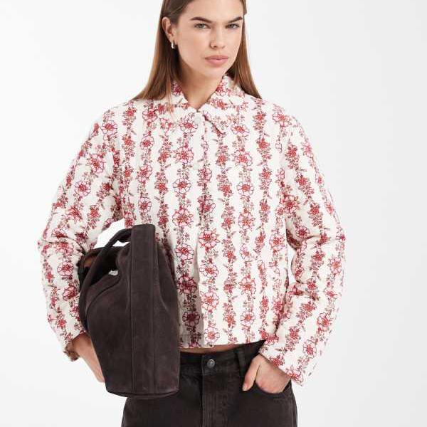 オンリー ONLY Only ピンクの花柄キルティングジャケットのみ アウター レディース 女性 インポートブランド 小さいサイズから大きいサイズまで