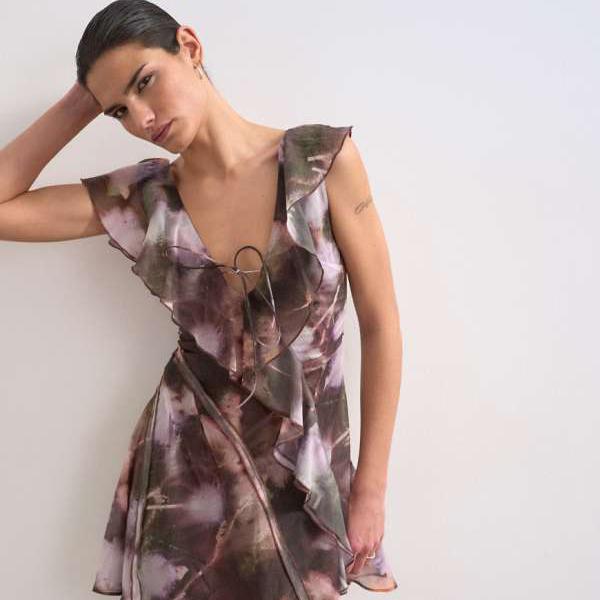 トップショップ Topshop TOPSHOP トップショップのゴーストフローラル柄のフリルスタイルのミニドレス ワンピース レディース 女性 インポートブランド 小さいサイズから大きいサイズまで