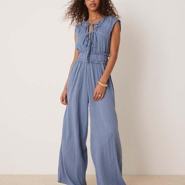 エイソス ASOS asos ASOS DESIGN ダブルクロス ギャザーバスト ジャンプスーツ（デニムブルー） オールインワン レディース 女性 インポートブランド 小さいサイズから大きいサイズまで