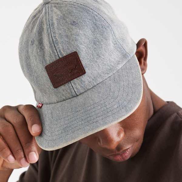 リーバイス Levi's リーバイスのリラックス感のあるダッドヘリテージキャップ（ウォッシュドデニム） 帽子 メンズ 男性 インポートブランド