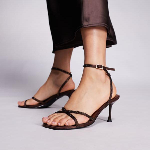 シミ SIMMI Simmi London Simmi London Eleonoora キトンヒールサンダル（ブラウン） 靴 レディース 女性 インポートブランド 小さいサイズから大きいサイズまで