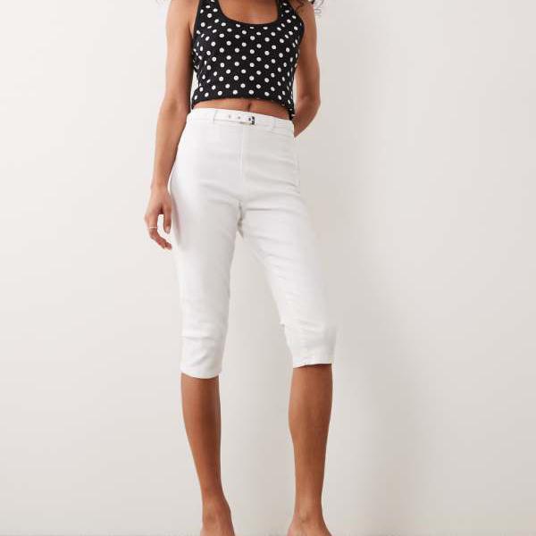 エイソス ASOS asos ASOS DESIGNのベルト付きカプリジーンズ（ホワイト） ベルト レディース 女性 インポートブランド
