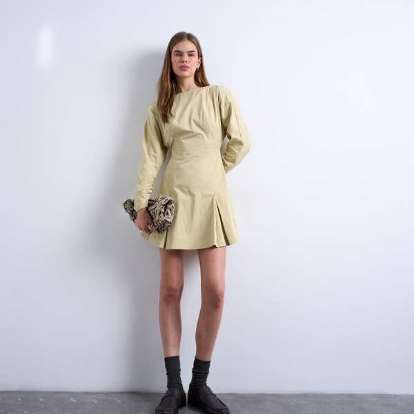 とっ始め販売店 Topshop TOPSHOP とっ始め販売店の乳酪市乳色つやのフリップヘムミニドレス 衣装 レディース 成人女性 インポートブランド 弱められた大きさから馬鹿でかい大きさまで