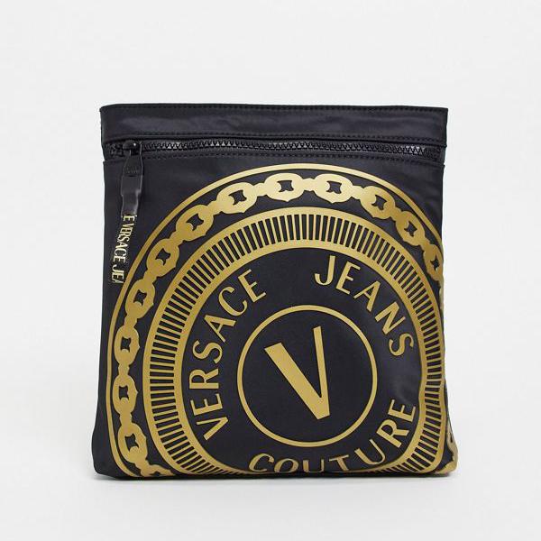 格安即決 Versace Jeans Couture ヴェルサーチェジーンズ ヴェルサーチ ベルサーチ ヴェルサーチジーンズクチュールロゴサイドバッグ ブラック パンツ ボトム メンズ 男性 インポートブランド 小さいサイズから大きいサイズまで 安い Tamilspoint Com