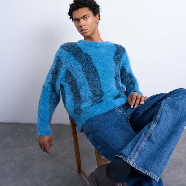 トップマン Topman TOPMAN Topmanのリラックスフィットのふわふわニットジャンパー（ストライプ柄、ブルー） トップス メンズ 男性 インポートブランド 小さいサイズから大きいサイズまで
