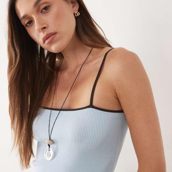 マンゴ MANGO Mango マンゴーのニットキャミソール、ライトブルー、ブラウンのトリム付き トップス レディース 女性 インポートブランド 小さいサイズから大きいサイズまで｜セレクトショップ　Diva　Closet