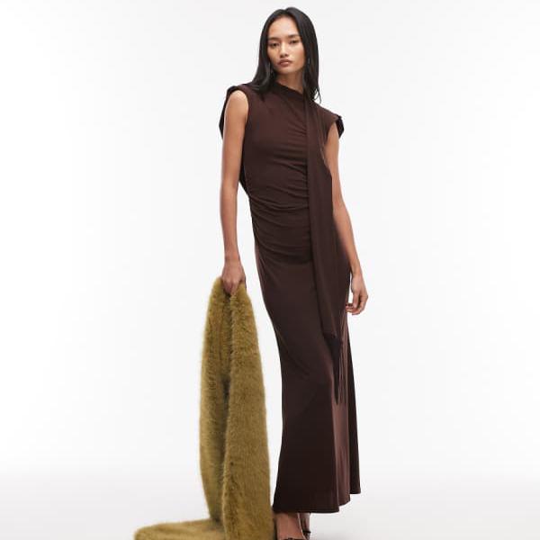 エイソス ASOS asos ASOS DESIGN ドレープスカーフディテール ストラクチャード肩先 マキシ御召しもの（黒茶） 衣装 レディース 成人女性 インポートブランド 弱められた大きさから馬鹿でかい大きさまで