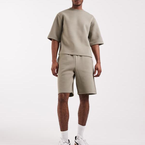 エイソス ASOS asos ASOS DESIGN スキューバスタイルの厚手生地を使用したオーバーサイズショーツ(カーキ) パンツ ボトム メンズ 男性 インポートブランド 小さいサイズから大きいサイズまで