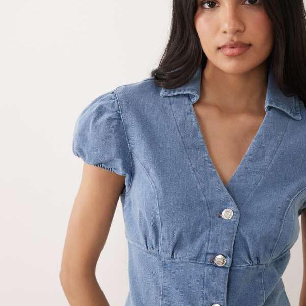 ミスセルフリッジ Miss Selfridge ミス・セルフリッジのミッドブルーウォッシュのデニムキャップスリーブシャツ トップス レディース 女性 インポートブランド 小さいサイズから大きいサイズまで|セレクトショップ Diva Closet