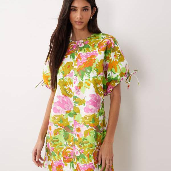 エイソス ASOS asos ASOS DESIGNのクルーネックミニドレス。袖にシュロの葉があしらわれ、緑であることとサクラ色の花柄刷り上げるが施されています。 衣装 レディース 成人女性 インポートブランド 弱められた大きさから馬鹿でかい大きさまで