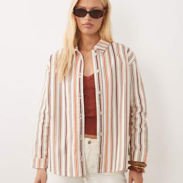 エイソス ASOS asos ASOS DESIGNのオーバーサイズデニムシャツ（ニュートラルストライプ） トップス レディース お上さん インポートブランド 小っちゃい大いさから馬鹿でかい大いさまで