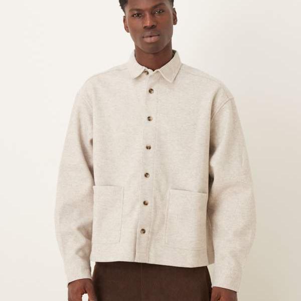 エイソス ASOS asos ASOS DESIGNのボックスオーバーサイズシャツ（ストーン） トップス メンズ 男性 インポートブランド 小さいサイズから大きいサイズまで