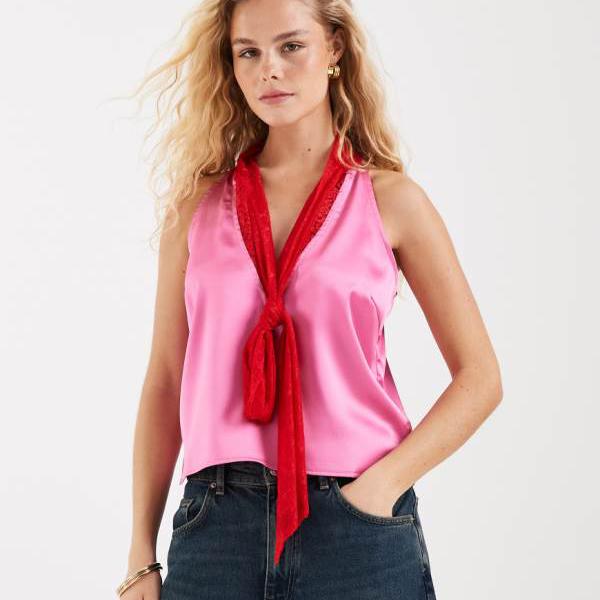 ネバーフリードレス Never Fully Dressed Never Fully Dressedのレーストリム付きハイネックトップスセットアップ（ピンクとレッド） トップス レディース 女性 インポートブランド 小さいサイズから大きいサイズまで 27,353円