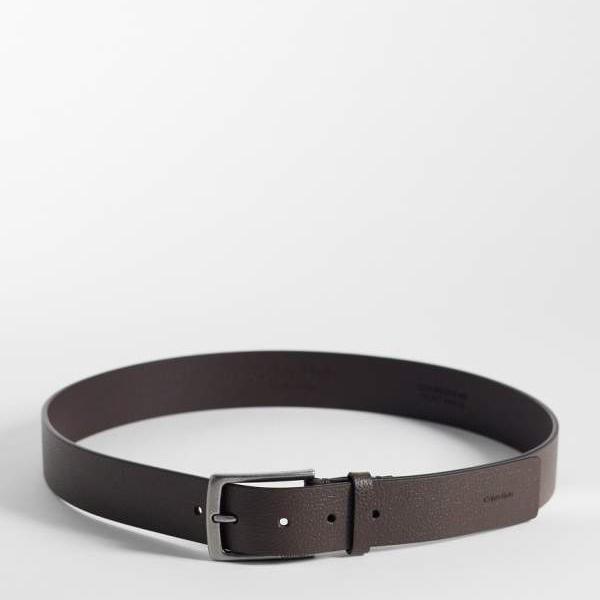 カルバンクライン Calvin Klein カルバン・クラインのペブルバックルベルト、35粍幅、黒茶赤銅色 胴締め レディース お上さん インポートブランド
