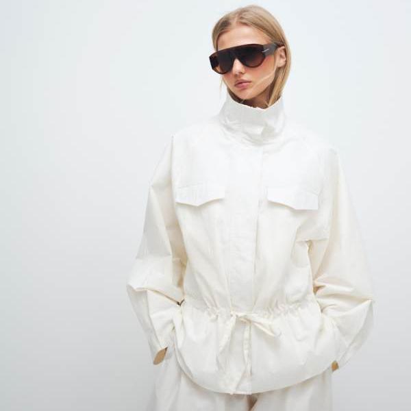 エイソス ASOS asos ASOS DESIGN 落っこちる酉の方角 酉の方角絞りウィンドブレーカージャケット 象牙色 アウター レディース 成人女性 インポートブランド 弱められた大きさから馬鹿でかい大きさまで