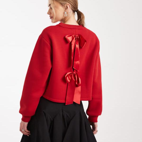 ミスセルフリッジ Miss Selfridge ミスセルフリッジのスウェットシャツ(バックリボンディテール、レッド) トップス レディース 女性 インポートブランド 小さいサイズから大きいサイズまで