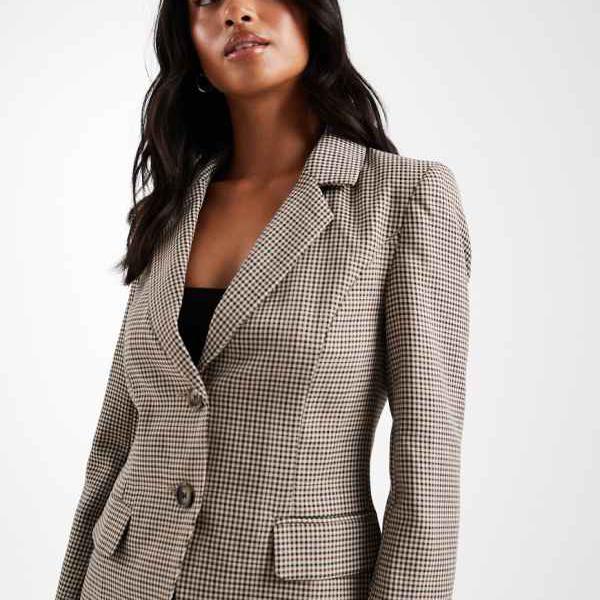 ミスセルフリッジ Miss Selfridge ミスセルフリッジのプチシンチブレザー（ニュートラルチェック） アウター レディース 女性 インポートブランド 小さいサイズから大きいサイズまで