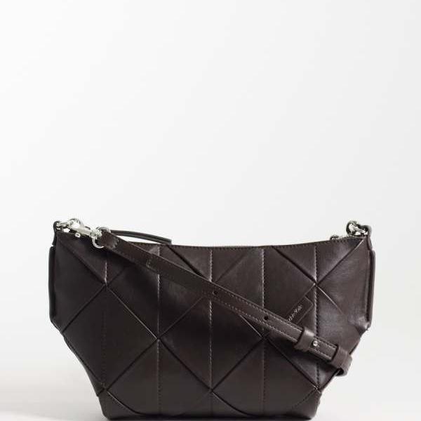 カルバンクライン Calvin Klein カルバン・クラインの織りショルダーバッグ（黒茶赤銅色） 鞄 レディース 亭主もち インポートブランド