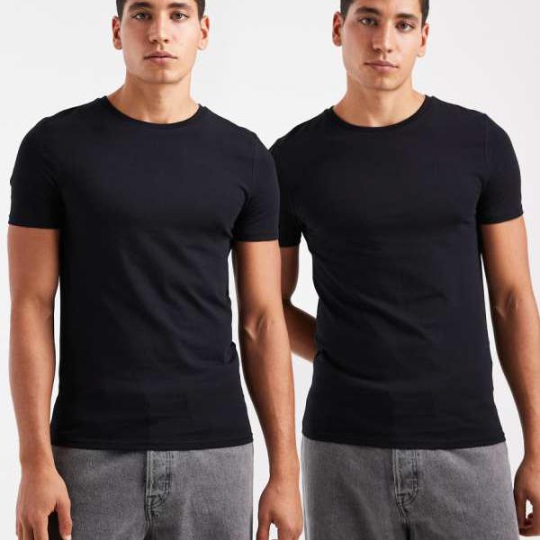 エイソス ASOS asos ASOS DESIGN Essentials マッスルフィットTシャツ 2枚組（ブラック） トップス メンズ 男性 インポートブランド 小さいサイズから大きいサイズまで
